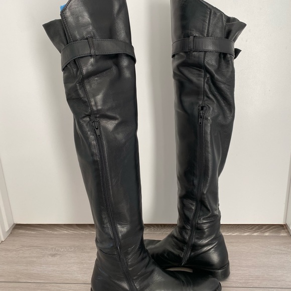 Le Pepe Over the Knee Boots - Picture 2 of 5